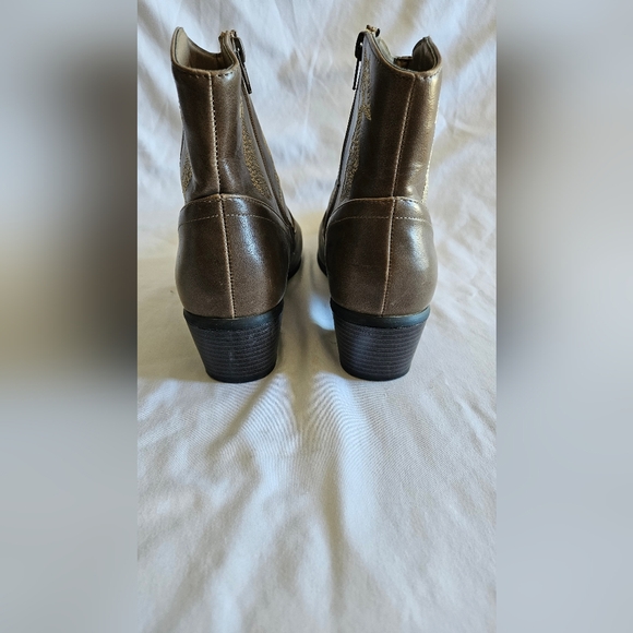 BROWN BOOTIE - Picture 4 of 5